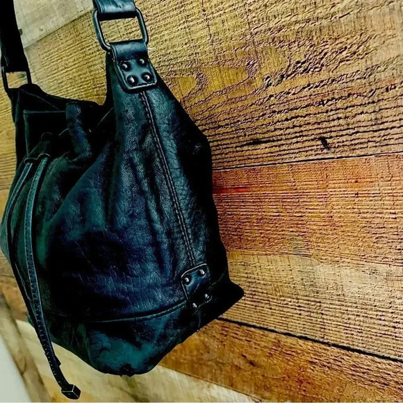 L.A.M.B. Gwen Stefani Rare Leather Drawstring Bucket Crossbody Bag - Picture 4 of 11